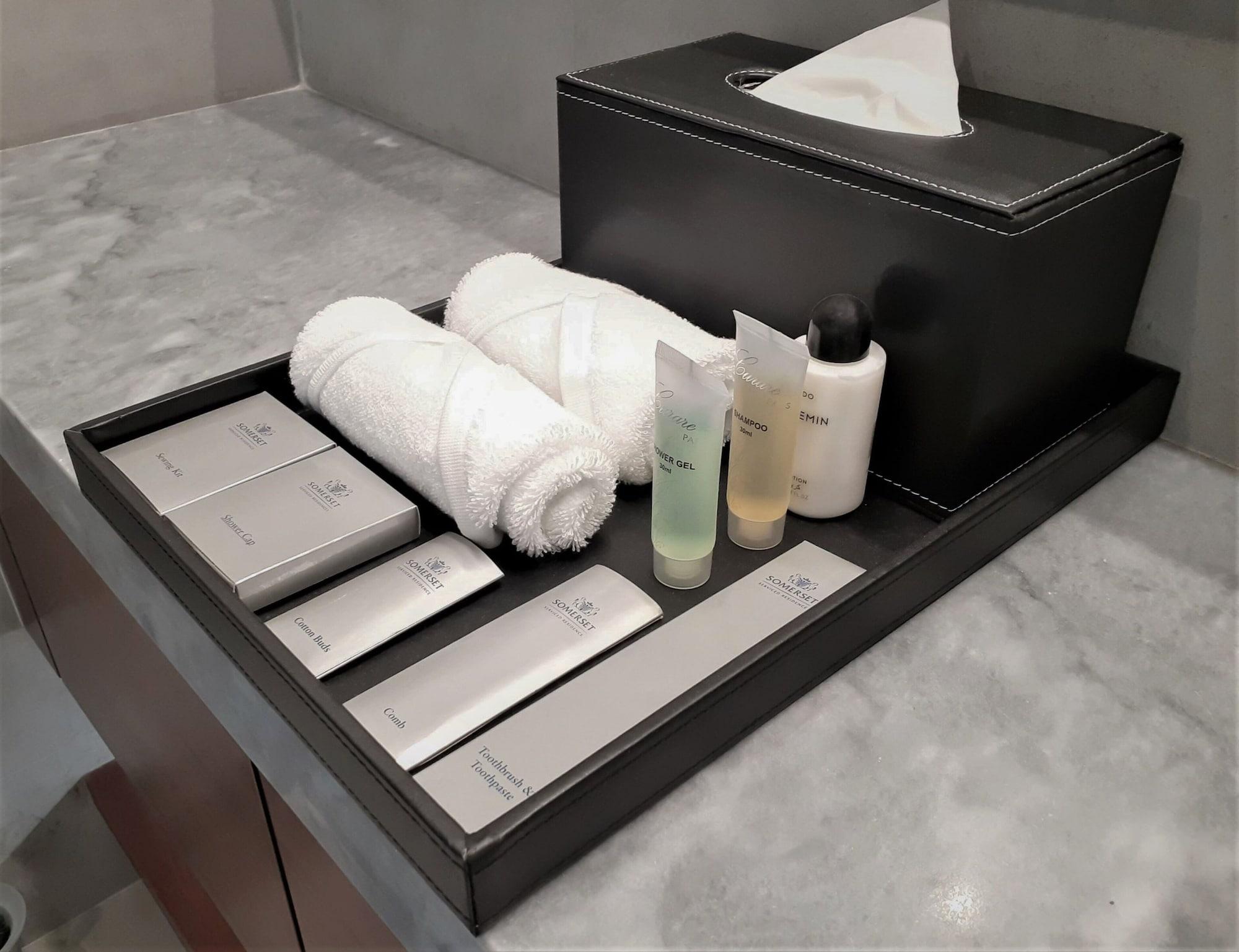 Somerset West Bay Doha Eksteriør billede A bathroom amenity tray