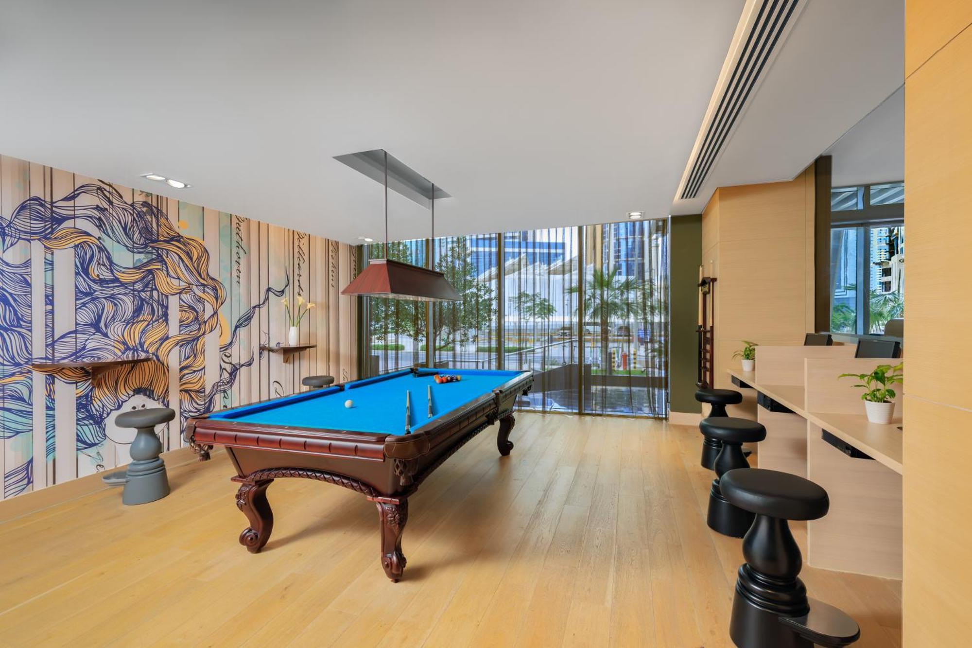 Somerset West Bay Doha Eksteriør billede The Billiard Room